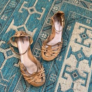 Bronx Ulli tan colored leather sandal size 39